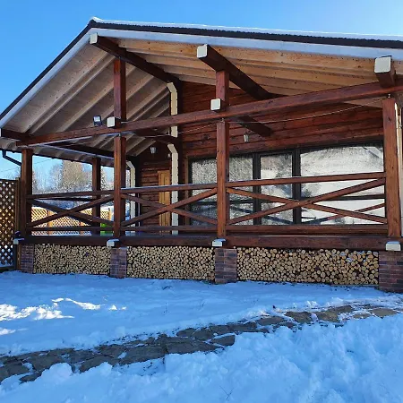 над фермою וילה Nizhniy Studenyy