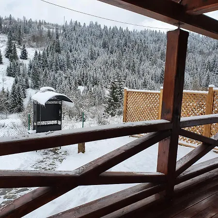 над фермою Vila *