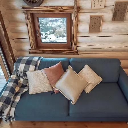 над фермою וילה Nizhniy Studenyy