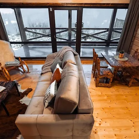 над фермою Villa *